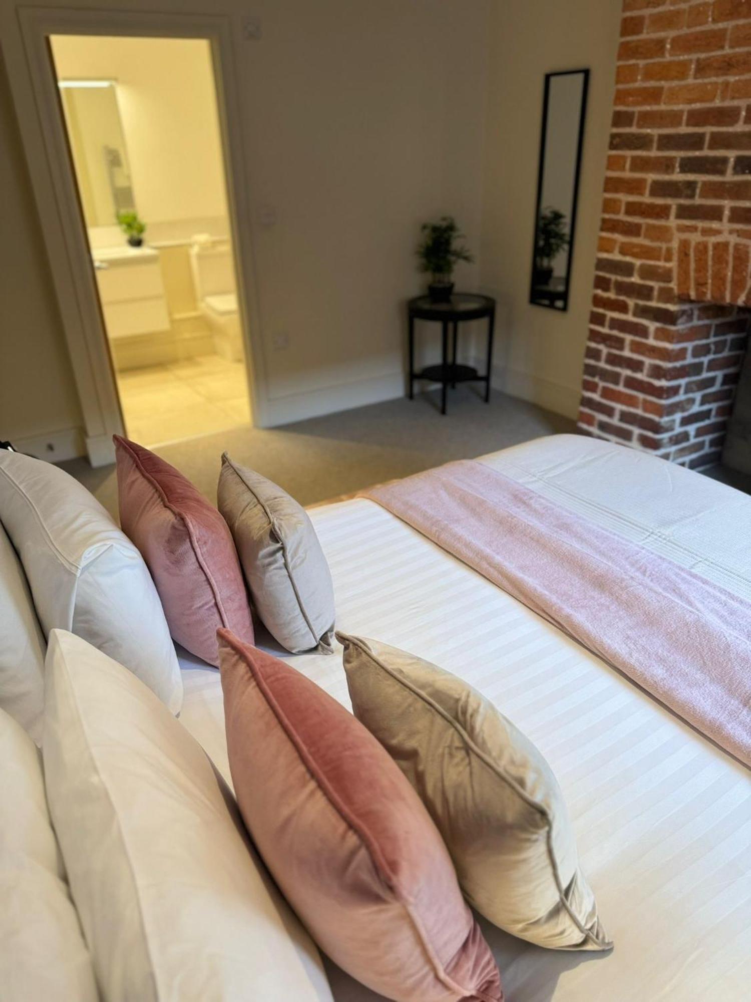 Apartament Osbourne House Pink 2 Bed, 2 And Half Bath Birmingham Zewnętrze zdjęcie